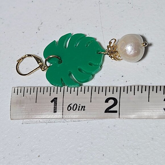 Boho Chic Green Monstera Leaf Earrings Faux Pearl Charm Statement Jewelry Women - Picture 5 of 5